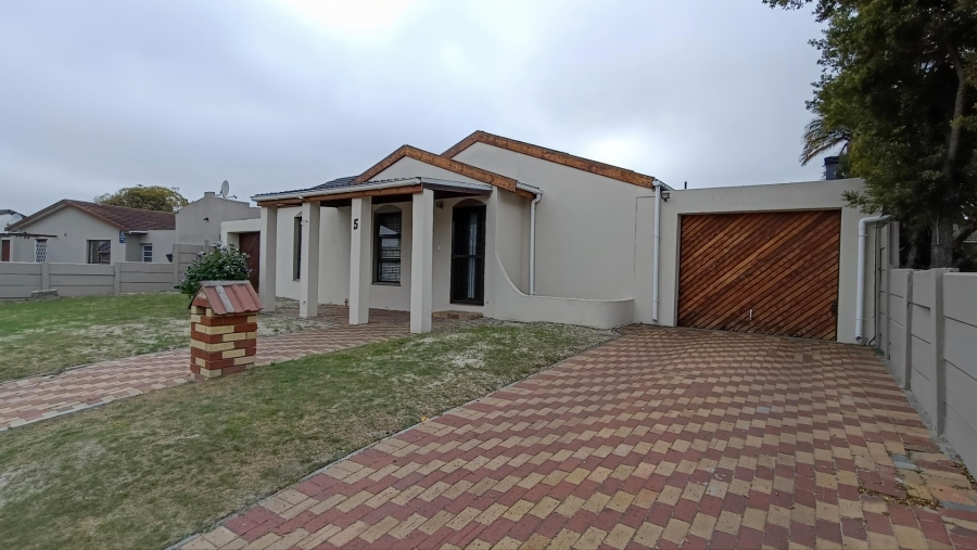 3 Bedroom Property for Sale in Highbury Western Cape